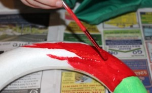 Painting the wreath.